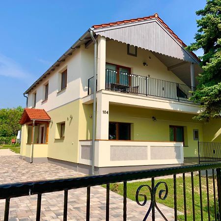 Pine&Chill2 Apartments Balatonalmadi Bagian luar foto