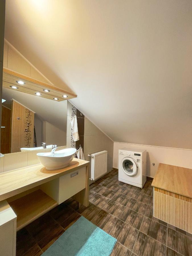 Pine&Chill2 Apartments Balatonalmadi Bagian luar foto