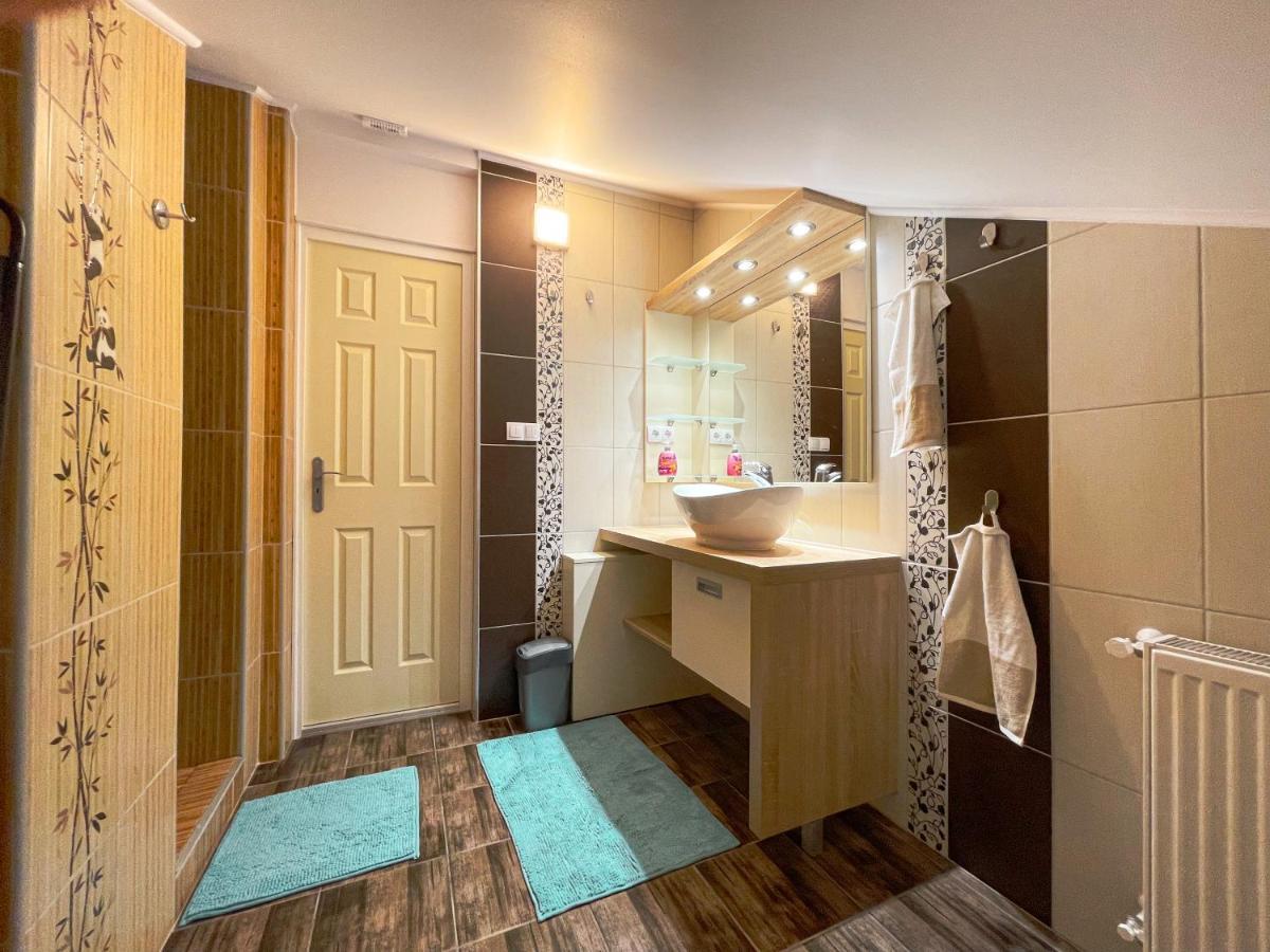 Pine&Chill2 Apartments Balatonalmadi Bagian luar foto