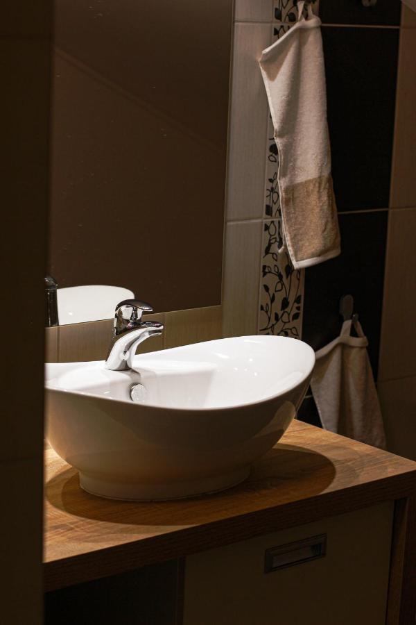 Pine&Chill2 Apartments Balatonalmadi Bagian luar foto