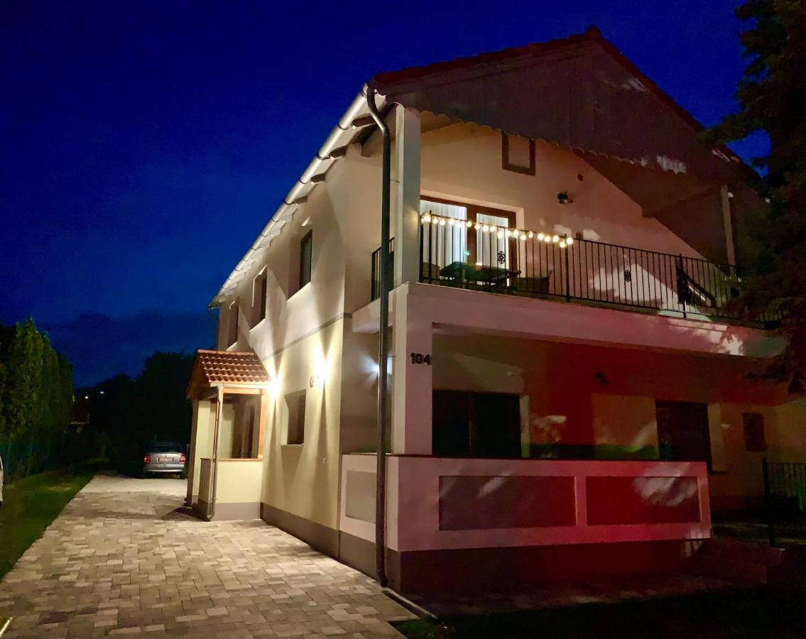 Pine&Chill2 Apartments Balatonalmadi Bagian luar foto